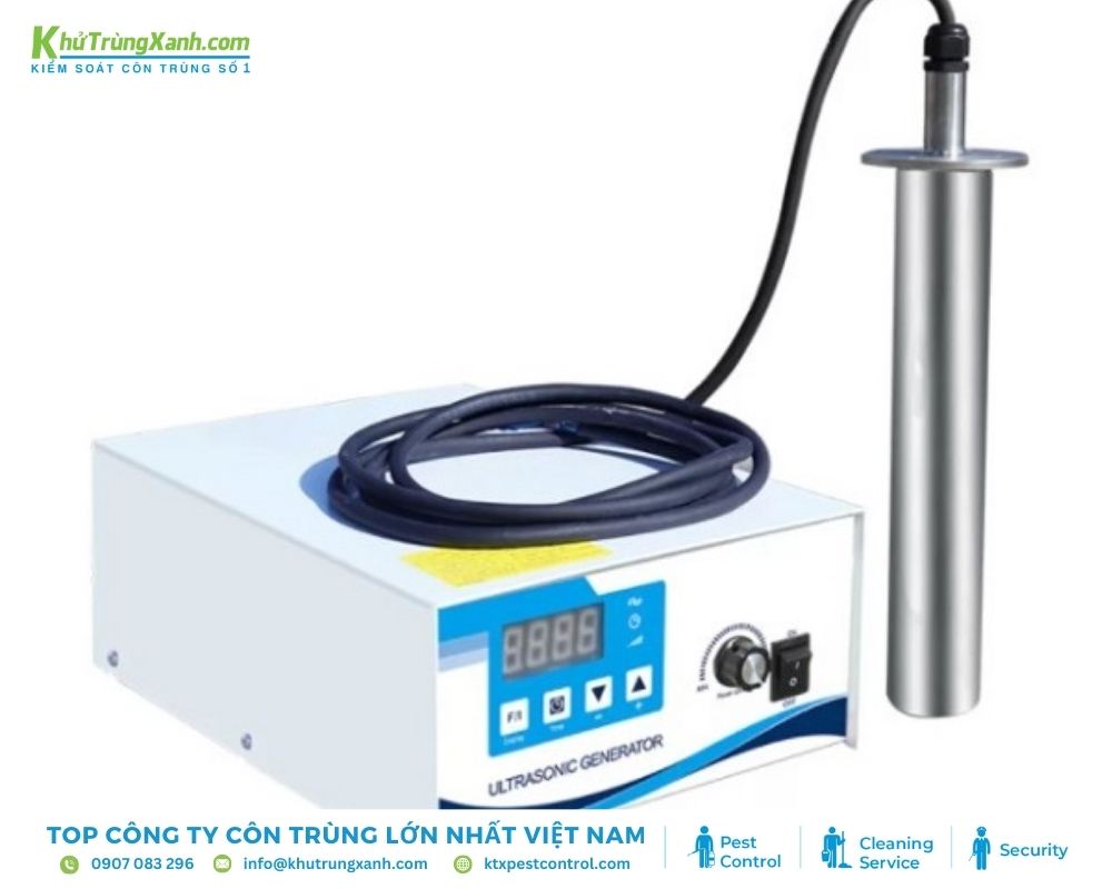 Sử dụng thiết bị phát sóng siêu âm để gây khó chịu cho mèo