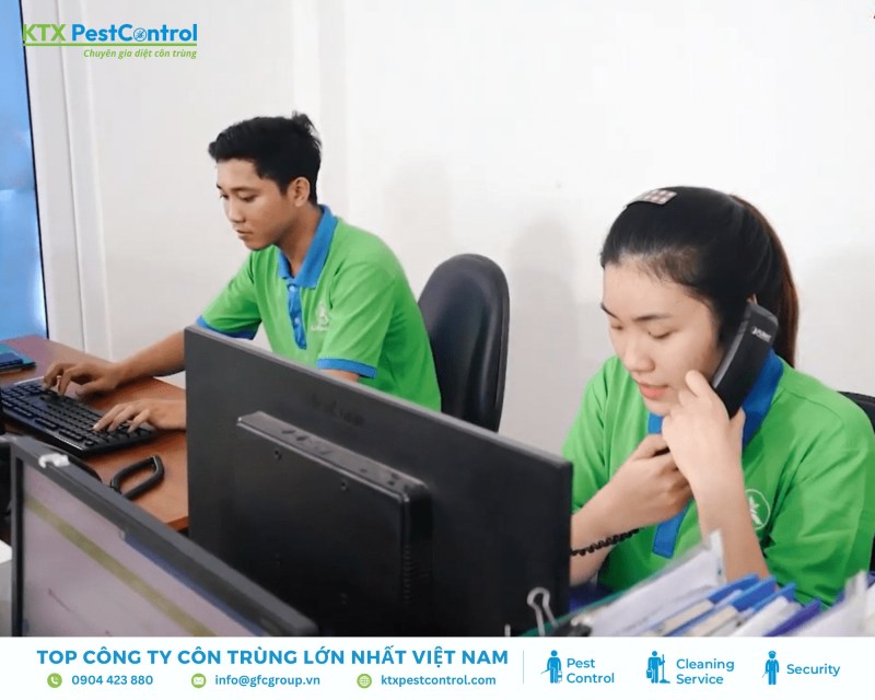 Đội ngũ tư vấn viên của Diệt Côn Trùng tiếp nhận thông tin từ khách hàng