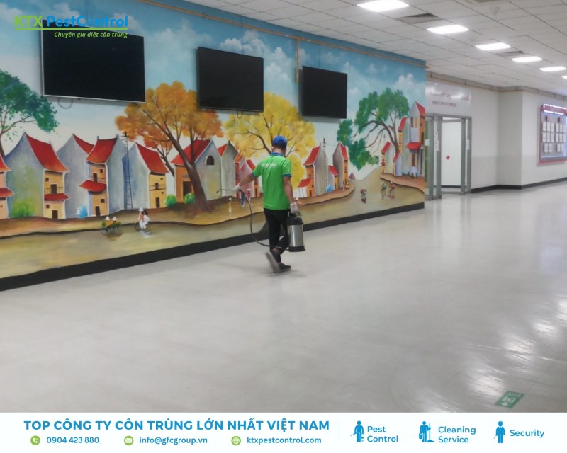 Phun khử trùng cho bệnh viện và trường học